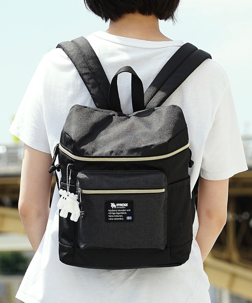 moz(モズ)の「【WEB限定】moz(モズ) 人気 の かわいい ミニ リュックサック 通勤 や 通学 マザーズバッグ としても◎ スリム で 大容量 使いやすい ポケット沢山 プレゼント にも◎(バックパック/リュック・レディース・ブラック×ゴールド/キャメル/ベージュ・ONE SIZE)」の6枚目の写真