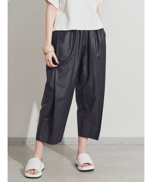 ELENDEEK（エレンディーク）の「コクーンギャザーパンツ（その他パンツ・レディース・ブラック/ライトブルー/カーキ・01/02）」の2枚目の写真