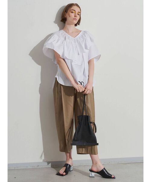 ELENDEEK（エレンディーク）の「コクーンギャザーパンツ（その他パンツ・レディース・ブラック/ライトブルー/カーキ・01/02）」の4枚目の写真