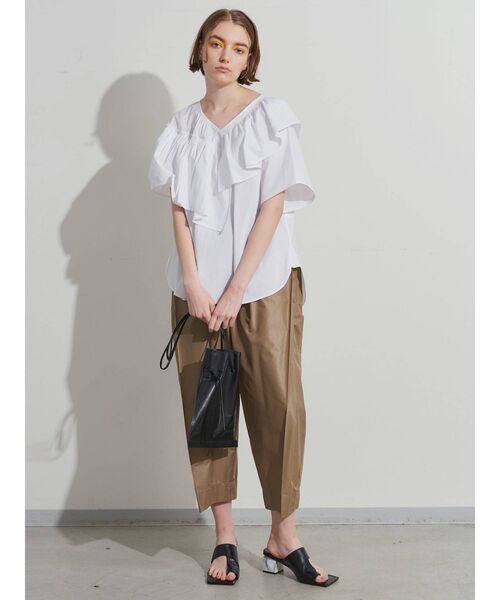 ELENDEEK（エレンディーク）の「コクーンギャザーパンツ（その他パンツ・レディース・ブラック/ライトブルー/カーキ・01/02）」の7枚目の写真