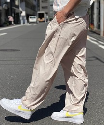 KGFR（カガフリ）の「直営店・WEB限定 KGFR(カガフリ)ダブルタックワイドテーパードパンツ（その他パンツ・メンズ）」