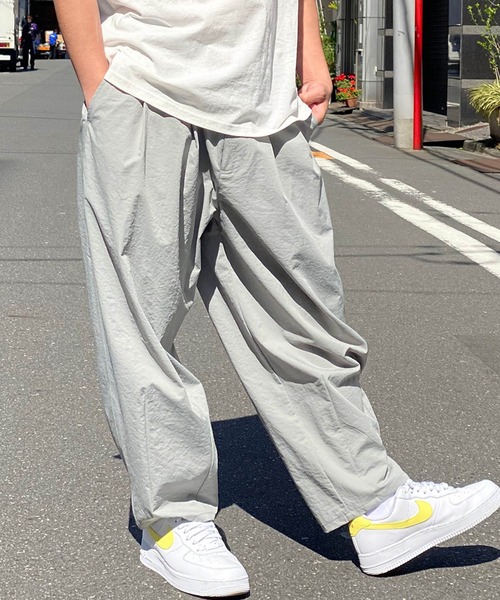 KGFR（カガフリ）の「直営店・WEB限定 KGFR(カガフリ)ダブルタックワイドテーパードパンツ（その他パンツ・メンズ・ブラック/ベージュ/ライトグリーン/アイボリー・S/M/L）」の14枚目の写真