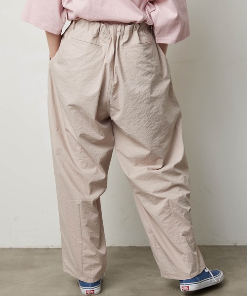 KGFR（カガフリ）の「直営店・WEB限定 KGFR(カガフリ)ダブルタックワイドテーパードパンツ（その他パンツ・メンズ・ブラック/ベージュ/ライトグリーン/アイボリー・S/M/L）」の15枚目の写真