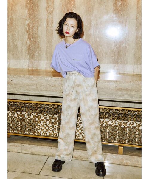 jouetie（ジュエティ）の「クロップドロゴ Tシャツ（Tシャツ/カットソー・レディース・オフホワイト/ブラック/パープル・MEDIUM）」の18枚目の写真