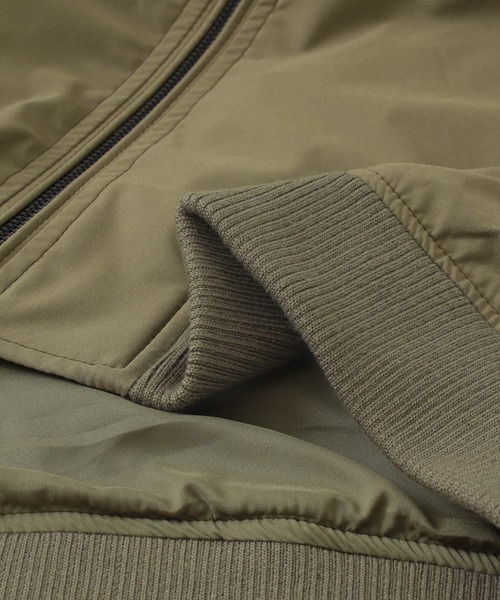 URBAN RESEARCH ROSSO MEN（アーバンリサーチロッソメン）の「MINOTECH撥水ライトウェザーMA-1（ブルゾン・メンズ・ネイビー/ブラック/オリーブ・MEDIUM/X-LARGE/LARGE）」の12枚目の写真