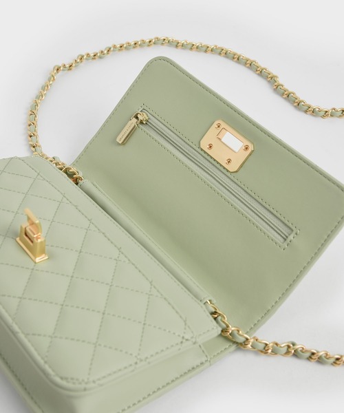 CHARLES & KEITH（チャールズ & キース）の「キルテッドプッシュロック クラッチ / Quilted Push-Lock Clutch（クラッチバッグ・レディース・ミント/クリーム/ネイビー・S）」の16枚目の写真