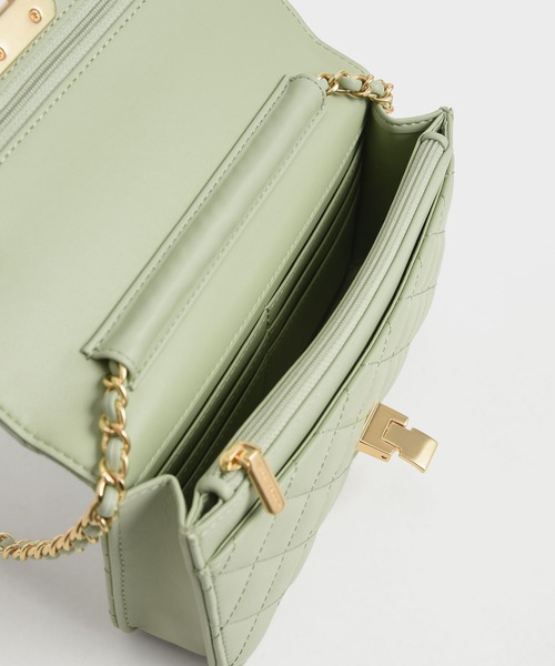 CHARLES & KEITH（チャールズ & キース）の「キルテッドプッシュロック クラッチ / Quilted Push-Lock Clutch（クラッチバッグ・レディース・ミント/クリーム/ネイビー・S）」の17枚目の写真