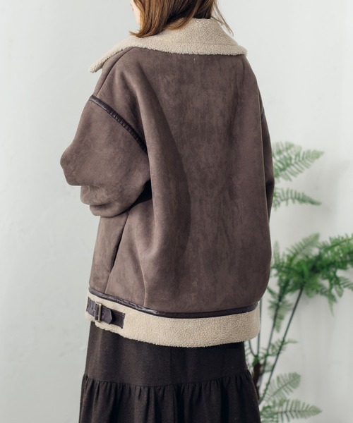 fupel（フぺル）の「ボアフェイクムートンフライトジャケット（ブルゾン・レディース・ブラウン系その他/グレイッシュベージュ・SMALL/MEDIUM）」の5枚目の写真