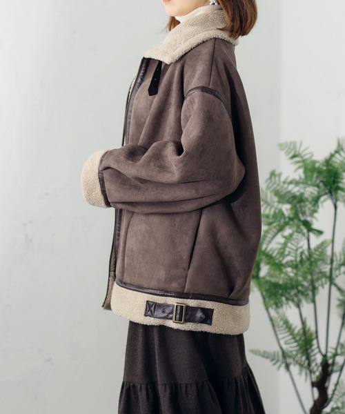 fupel（フぺル）の「ボアフェイクムートンフライトジャケット（ブルゾン・レディース・ブラウン系その他/グレイッシュベージュ・SMALL/MEDIUM）」の6枚目の写真