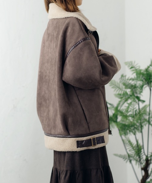 fupel（フぺル）の「ボアフェイクムートンフライトジャケット（ブルゾン・レディース・ブラウン系その他/グレイッシュベージュ・SMALL/MEDIUM）」の4枚目の写真