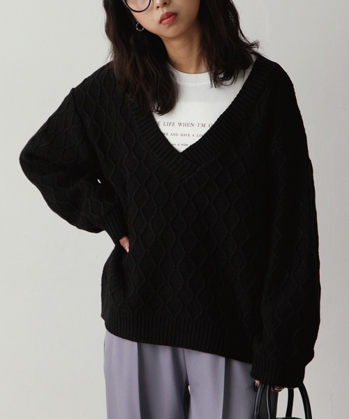 Chillfar(チルファー)の「ジャガードVネックニットプルオーバー(ニット/セーター・レディース・ブラック/ベージュ/グリーン/アイボリー・FREE)」の2枚目の写真
