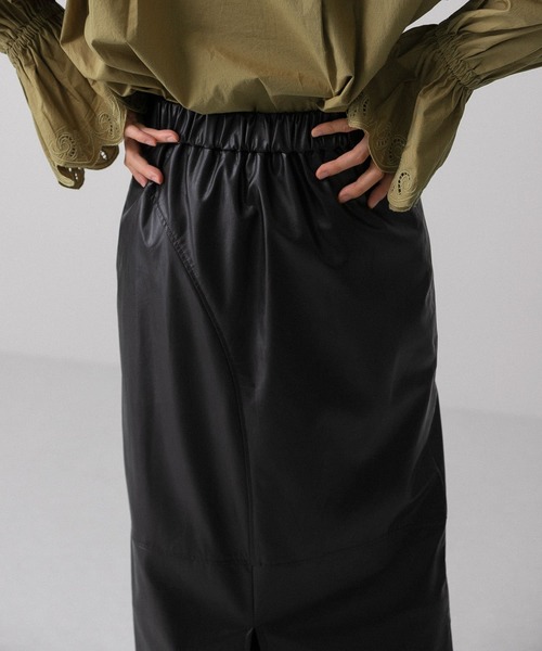 KBF(ケイビーエフ)の「フェイクレザーロングタイトスカート(スカート・レディース・ブラック/ブラウン・ONE)」の18枚目の写真