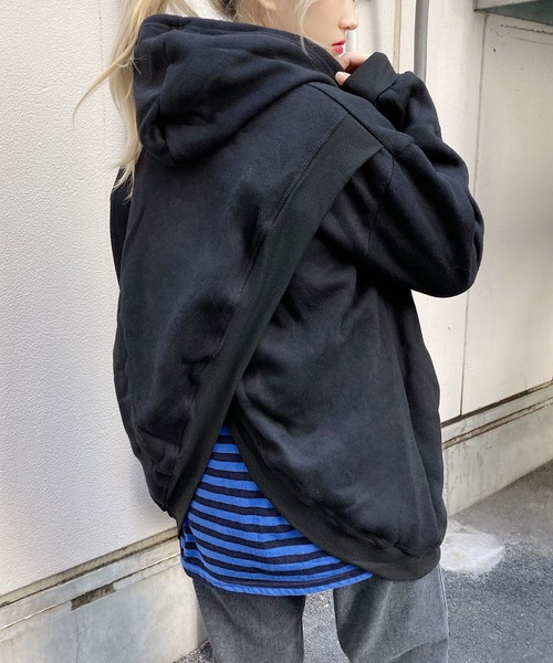 Figments（フィグメンツ）の「バックデザインパーカー(裏起毛）（パーカー・レディース・ブラック/グリーン・FREE）」の2枚目の写真