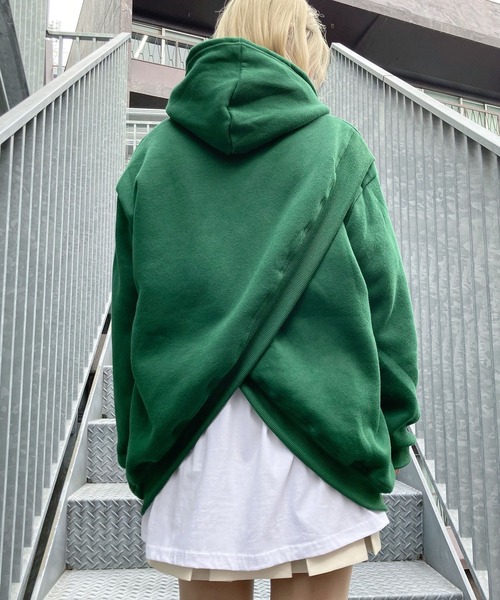 Figments（フィグメンツ）の「バックデザインパーカー(裏起毛）（パーカー・レディース・ブラック/グリーン・FREE）」の5枚目の写真