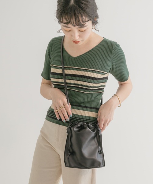 ITEMS URBANRESEARCH（アイテムズ アーバンリサーチ）の「PUキンチャクショルダー（ショルダーバッグ・レディース・グリーン/ブロンズ/ブラック・-）」の7枚目の写真