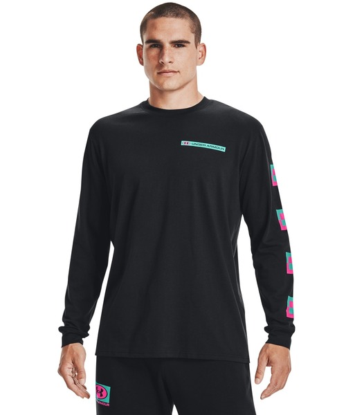 UNDER ARMOUR(アンダーアーマー)の「UAヘビーウエイト ロングスリーブ(トレーニング/メンズ)(Tシャツ/カットソー・メンズ・ブラック/ホワイト・3XL/L/S/XL/XXL/M)」の2枚目の写真
