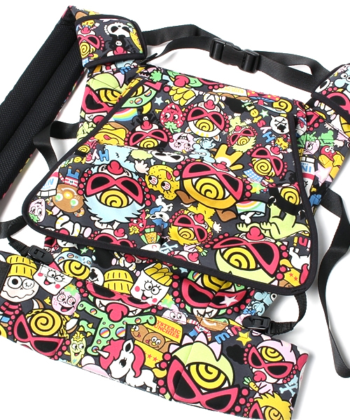 HYSTERIC MINI（ヒステリックミニ）の「Hungry meet the Monsters 総柄  BABY'S 2WAYキャリヤー （その他ベビー用品・キッズ・ホワイト系その他/ブラック系その他・FREE）」の4枚目の写真