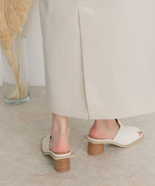 KBF(ケイビーエフ)の「エナメルサンダル(サンダル・レディース・ネイビー/オフホワイト/キャメル・38/36/37)」の10枚目の写真