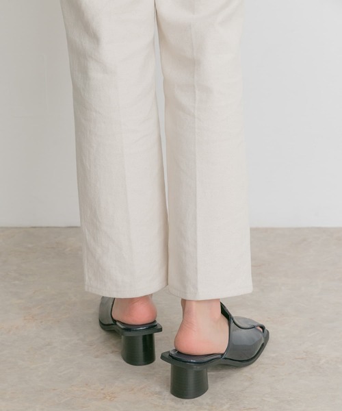 KBF(ケイビーエフ)の「エナメルサンダル(サンダル・レディース・ネイビー/オフホワイト/キャメル・38/36/37)」の6枚目の写真