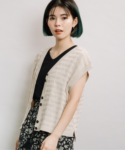 refinedworks(リファインドワークス)の「麻タッチAC釦付きベスト(ベスト・レディース・チャコールグレー/オフホワイト/イエロー・FREE)」の2枚目の写真