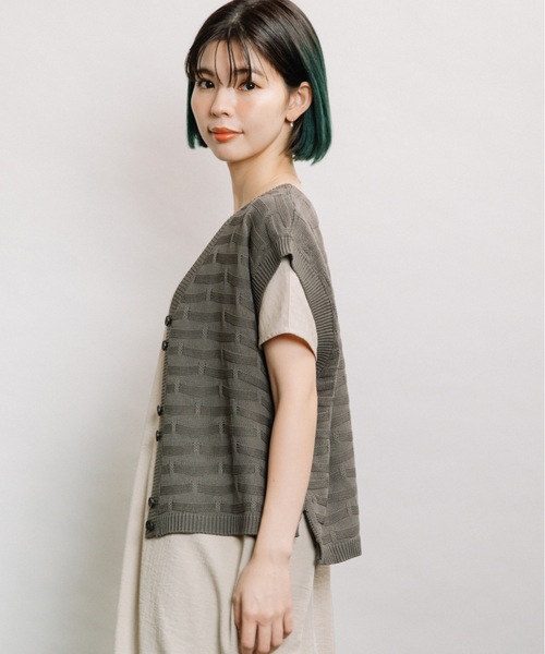 refinedworks(リファインドワークス)の「麻タッチAC釦付きベスト(ベスト・レディース・チャコールグレー/オフホワイト/イエロー・FREE)」の10枚目の写真