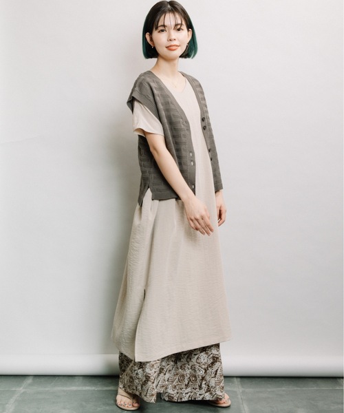 refinedworks(リファインドワークス)の「麻タッチAC釦付きベスト(ベスト・レディース・チャコールグレー/オフホワイト/イエロー・FREE)」の4枚目の写真