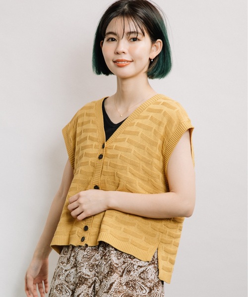 refinedworks(リファインドワークス)の「麻タッチAC釦付きベスト(ベスト・レディース・チャコールグレー/オフホワイト/イエロー・FREE)」の17枚目の写真