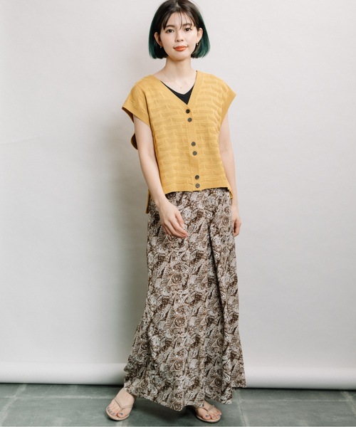 refinedworks(リファインドワークス)の「麻タッチAC釦付きベスト(ベスト・レディース・チャコールグレー/オフホワイト/イエロー・FREE)」の5枚目の写真