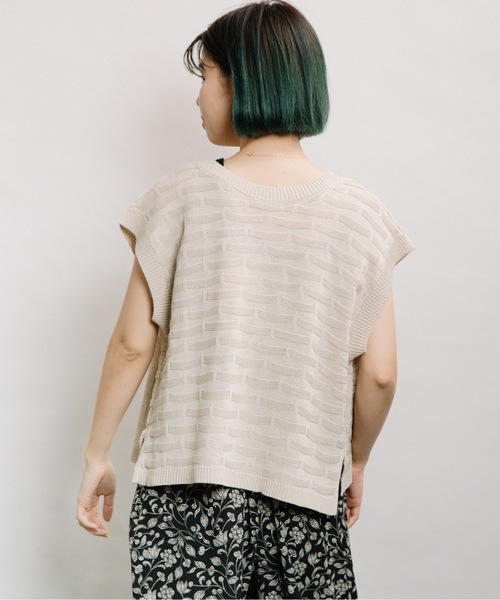 refinedworks(リファインドワークス)の「麻タッチAC釦付きベスト(ベスト・レディース・チャコールグレー/オフホワイト/イエロー・FREE)」の6枚目の写真