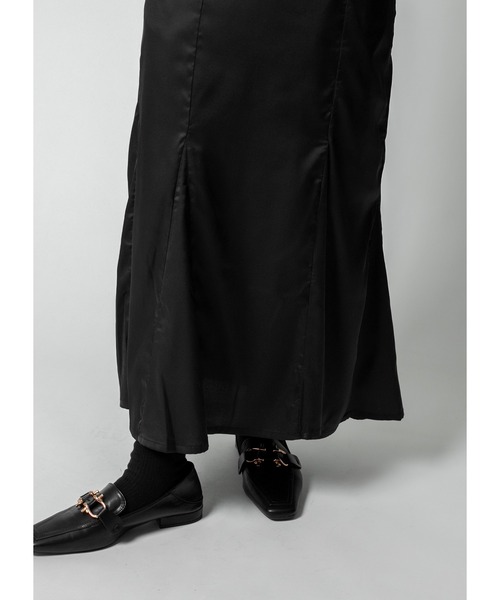 Adoon plain（アドーンプレーン）の「サテンマーメイドスカート（スカート・レディース・ブラック/オリーブ/グレイッシュベージュ・MEDIUM/LARGE）」の13枚目の写真