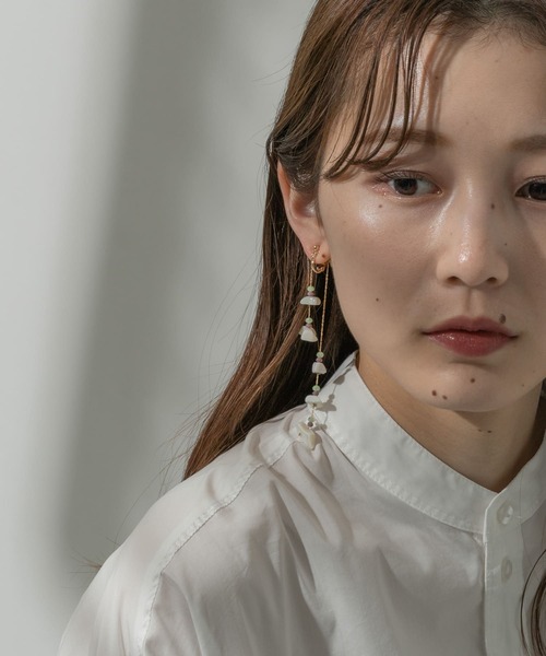 SMELLY(スメリー)の「シェルビーズコンビロングイヤリング(イヤリング・レディース・ブルー/ミント・-)」の9枚目の写真