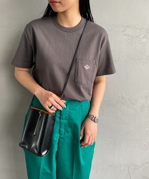 DANTON（ダントン）の「[DANTON/ダントン] ワンポイントロゴ クルーネックポケットTシャツ（Tシャツ/カットソー・レディース・ホワイト/ブラック/ネイビー/サックスブルー/ピンク/グリーン/アイボリー/グレイッシュベージュ/レモンイエロー/チャコール/ベージュ・44/46/40/38/42/36/34）」の5枚目の写真