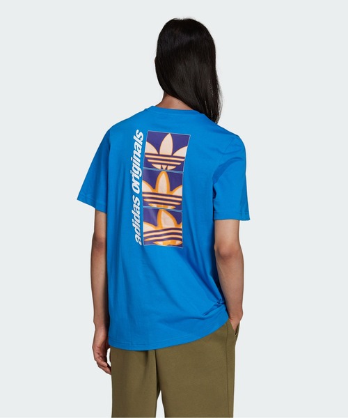 adidas（アディダス）の「グラフィック Y2K Tシャツ