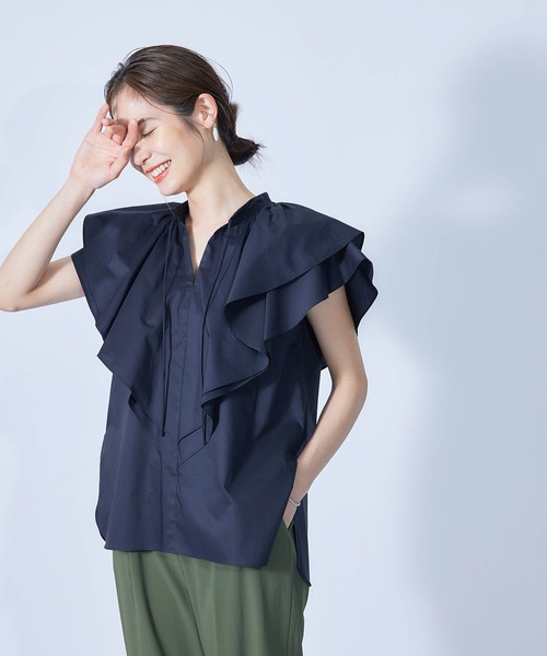 ROPE'（ロペ）の「ラッフルフリルブラウス（シャツ/ブラウス・レディース・ホワイト/ブラック/ベージュ系その他/パープル系その他・38）」の2枚目の写真