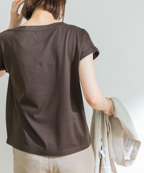 URBAN RESEARCH（アーバンリサーチ）の「ペルビアンコットンTシャツ（Tシャツ/カットソー・レディース・グリーン系その他/ブラック/オレンジ/ホワイト/グレー系その他/ブラウン系その他/グリーン・FREE）」の4枚目の写真