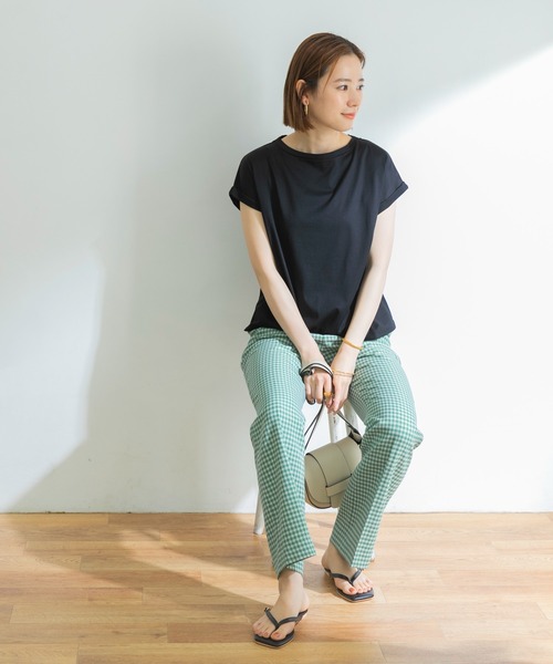 URBAN RESEARCH（アーバンリサーチ）の「ペルビアンコットンTシャツ（Tシャツ/カットソー・レディース・グリーン系その他/ブラック/オレンジ/ホワイト/グレー系その他/ブラウン系その他/グリーン・FREE）」の15枚目の写真