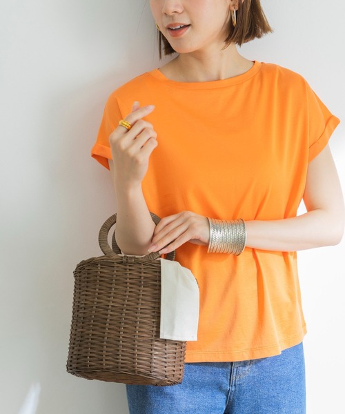 URBAN RESEARCH（アーバンリサーチ）の「ペルビアンコットンTシャツ（Tシャツ/カットソー・レディース・グリーン系その他/ブラック/オレンジ/ホワイト/グレー系その他/ブラウン系その他/グリーン・FREE）」の22枚目の写真