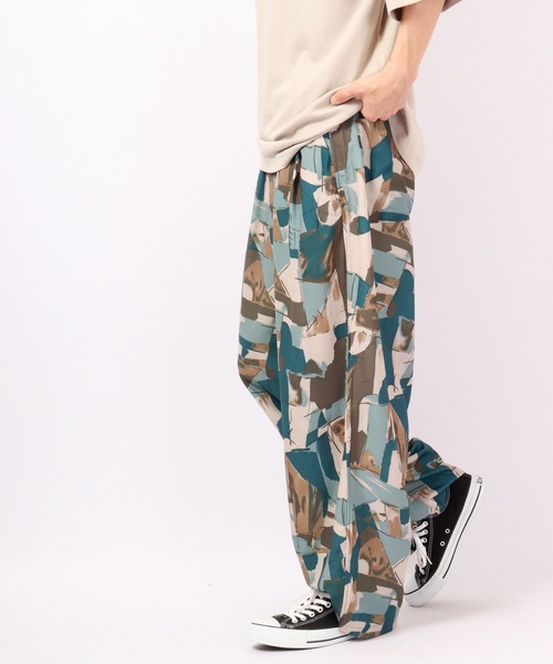 Naive magic（ナイーブマジック）の「NAIVE MAGIC 接触冷感とろみ素材 レトロ総柄バル－ンパンツ（その他パンツ・メンズ・ホワイト/ブラック/グリーン/アイボリー・M/L）」の4枚目の写真