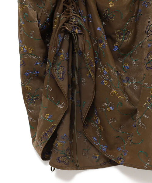 BEAMS BOY（ビームスボーイ）の「maturely / Embroidery Cut off Dress（ワンピース・レディース・オリーブ/ピンク・1/0）」の4枚目の写真