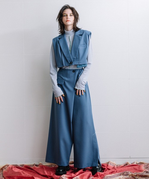 AULA AILA（アウラアイラ）の「テーラーショートベスト（ベスト・レディース・ブルー/ベージュ/ブラック・0）」の14枚目の写真