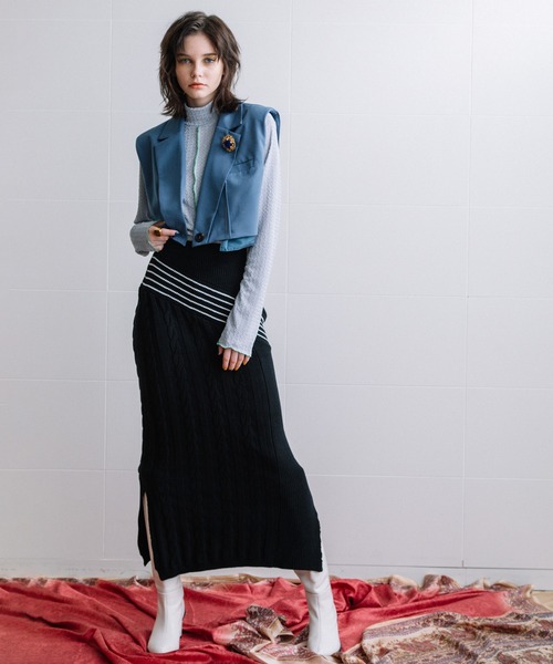 AULA AILA（アウラアイラ）の「テーラーショートベスト（ベスト・レディース・ブルー/ベージュ/ブラック・0）」の4枚目の写真