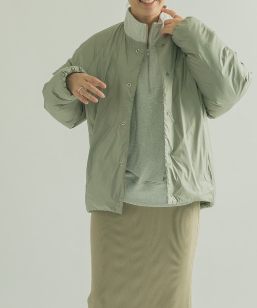 FORK&SPOON(フォークアンドスプーン)の「FORK&SPOON Soronaステッチレスブルゾン(ダウンジャケット/コート・レディース・ブラック/ライトグレー/カーキ・1)」の4枚目の写真