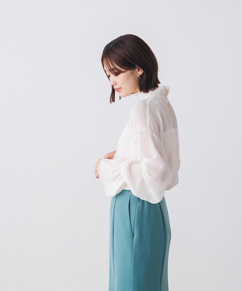 hunch(ハンチ)の「無地シャーリングネックブラウス(シャツ/ブラウス・レディース・オフホワイト/グレー/ピンク・FREE)」の20枚目の写真