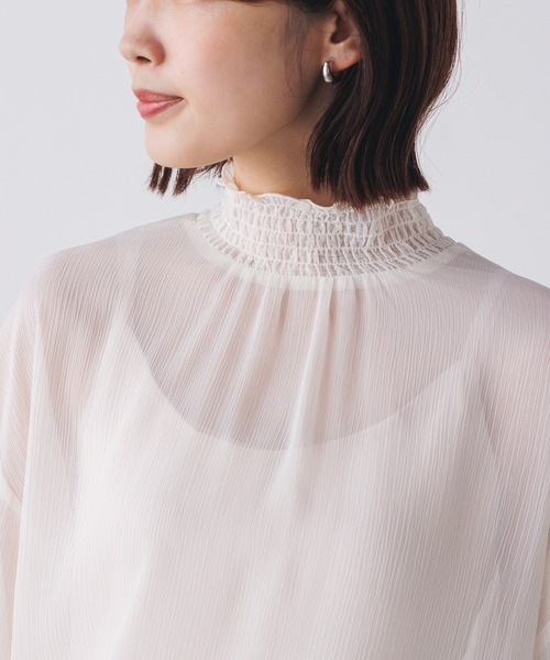 hunch(ハンチ)の「無地シャーリングネックブラウス(シャツ/ブラウス・レディース・オフホワイト/グレー/ピンク・FREE)」の15枚目の写真