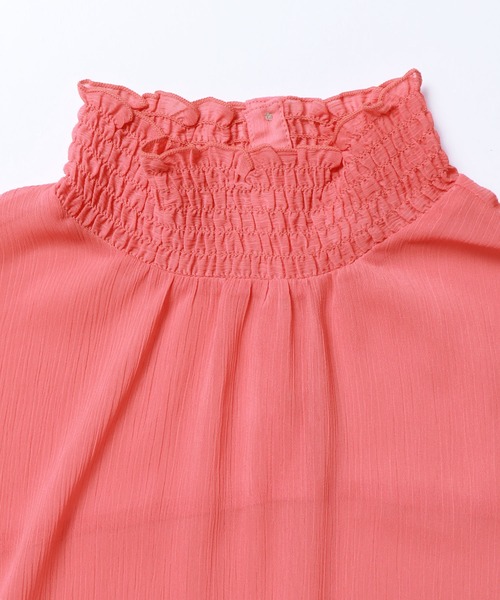 hunch(ハンチ)の「無地シャーリングネックブラウス(シャツ/ブラウス・レディース・オフホワイト/グレー/ピンク・FREE)」の22枚目の写真