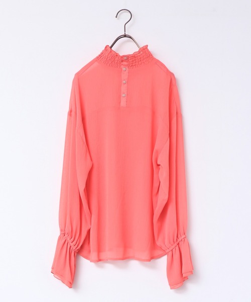 hunch(ハンチ)の「無地シャーリングネックブラウス(シャツ/ブラウス・レディース・オフホワイト/グレー/ピンク・FREE)」の17枚目の写真
