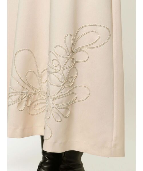 LAGUNAMOON（ラグナムーン）の「テープエンブロイダリーフレアースカート（スカート・レディース・アイボリー/ベージュ・SMALL/MEDIUM）」の6枚目の写真