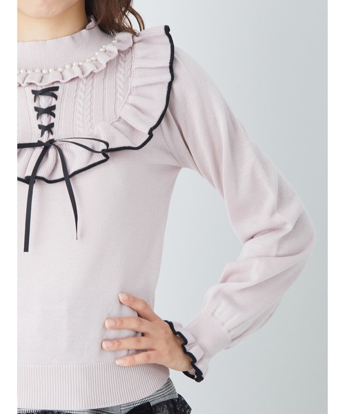 Ank Rouge(アンクルージュ)の「ヨークフリルスピンドルニット(ニット/セーター・レディース・オフホワイト/ブラック/ピンク・M)」の6枚目の写真