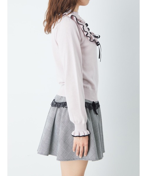 Ank Rouge(アンクルージュ)の「ヨークフリルスピンドルニット(ニット/セーター・レディース・オフホワイト/ブラック/ピンク・M)」の7枚目の写真