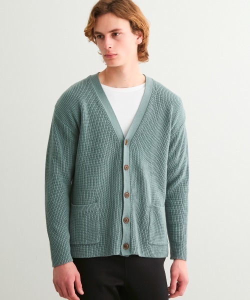 three dots(スリードッツ)の「コットンカシミヤ Vネックカーディガン(カーディガン/ボレロ・メンズ・ブラック/ブルーグリーン・LARGE/MEDIUM/SMALL)」の2枚目の写真